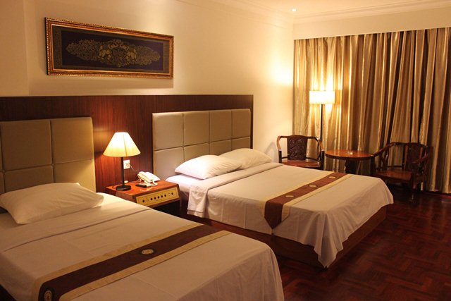 diamond-hotel-phnom-penh-deluxe-twin.jpg